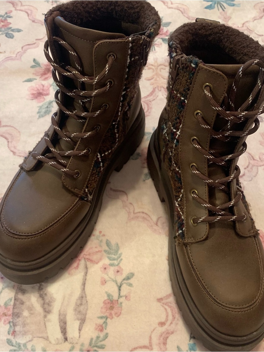 ROCKET DOG NWOT Women’s Brown Lace-Up Fleece-Trim Winter Boots